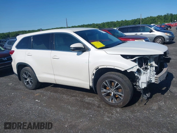 2018 Toyota Highlander LE z VIN 5TDBZRFH4JS840443, wystawiony jako IAAI lot #42372901 z przebiegiem 125 741 mil mil oraz . Historia ofert i sprzedaży dostępna na DreamBid. Obrazek 13.