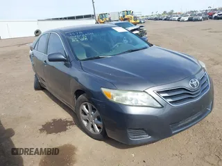 2011 Toyota Camry LE z VIN 4T4BF3EK7BR113511, wystawiony jako IAAI lot #41835901 z przebiegiem 178 925 mil mil oraz . Historia ofert i sprzedaży dostępna na DreamBid. Obrazek 1.