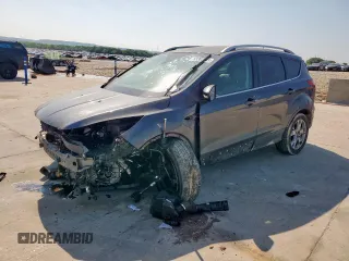 2015 Ford Escape Titanium z VIN 1FMCU0J92FUA07768, wystawiony jako Copart lot #53382545 z przebiegiem Nie podano mil oraz Szkoda całkowita • Salvage title. Historia ofert i sprzedaży dostępna na DreamBid. Obrazek 1.