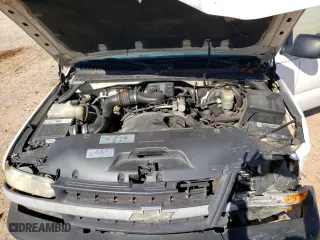 2002 Chevrolet Silverado 1500 with VIN 1GCEC14W62Z156043, listed as a Copart auction lot 49470355 with 300,960 mi miles and Salvage Title. Bid and sale history available at carsss.com. Image 12.