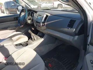 2006 Toyota Tacoma z VIN 5TETX22N26Z178272, wystawiony jako IAAI lot #41785344 z przebiegiem 414 561 mil mil oraz . Historia ofert i sprzedaży dostępna na DreamBid. Obrazek 5.