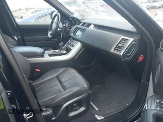 2016 Land Rover Range Rover Sport SE with VIN SALWG2PF3GA101123, listed as a IAAI auction lot 42247805 with 111,268 mi miles and . Bid and sale history available at DreamBid. Image 5.