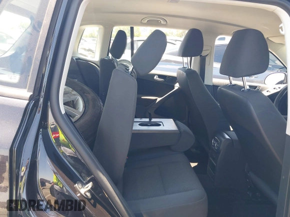 2015 Volkswagen Tiguan SE with VIN WVGAV7AX8FW542393, listed as a IAAI auction lot 42631986 with 132,168 mi miles and . Bid and sale history available at DreamBid. Image 8.