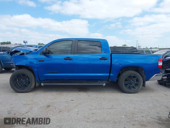2018 Toyota Tundra 2WD SR5 with VIN 5TFEY5F16JX232154, listed as a IAAI auction lot 42025962 with 1 mi miles. Bid and sale history available at carsss.com. Image 14.