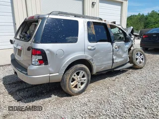 2007 Ford Explorer XLT z VIN 1FMEU63E27UA84955, wystawiony jako IAAI lot #42188664 z przebiegiem 162 939 mil mil oraz . Historia ofert i sprzedaży dostępna na DreamBid. Obrazek 4.