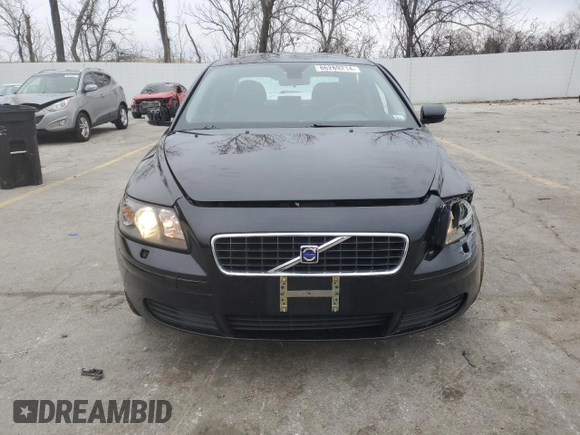 2006 Volvo S40 2.4L with VIN YV1MS382662173239, listed as a Copart auction lot 86269214 with 98,921 mi miles and Salvage Title. Bid and sale history available at carsss.com. Image 5.