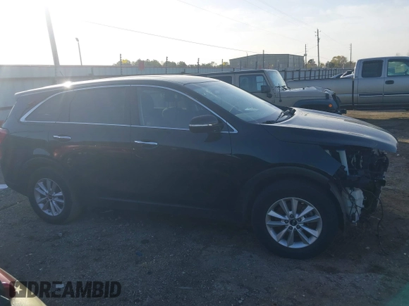 2019 Kia Sorento LX with VIN 5XYPG4A31KG579877, listed as a IAAI auction lot 41342414 with 32,549 mi miles. Bid and sale history available at carsss.com. Image 14.