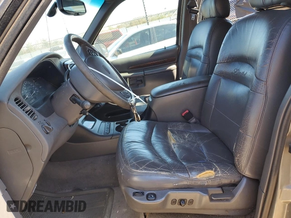 2001 Ford Explorer с VIN 1FMZU75E11ZA11087, выставлен на аукционе Copart как лот 46974935 с пробегом 240 246 миль миль и Списание • Salvage title. История ставок и продаж доступна на DreamBid. Изображение 7.