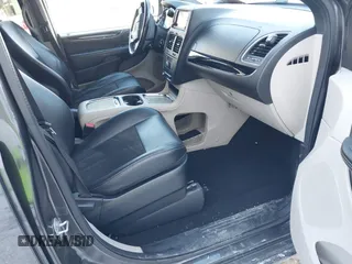 2019 Dodge Grand Caravan SXT with VIN 2C4RDGCG9KR637121, listed as a IAAI auction lot 41636355 with 177,073 mi miles and . Bid and sale history available at DreamBid. Image 5.