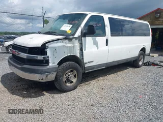2006 Chevrolet Express Passenger with VIN 1GAHG39UX61106876, listed as a IAAI auction lot 42722638 with 157,081 mi miles and . Bid and sale history available at DreamBid. Image 2.