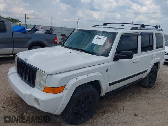 2008 Jeep Commander Limited z VIN 1J8HG58248C211318, wystawiony jako IAAI lot #42501353 z przebiegiem 215 049 mil mil oraz . Historia ofert i sprzedaży dostępna na DreamBid. Obrazek 2.