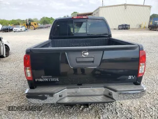 2015 Nissan Frontier SV z VIN 1N6AD0ER5FN711170, wystawiony jako Copart lot #53733005 z przebiegiem 146 126 mil mil oraz Szkoda całkowita • Salvage title. Historia ofert i sprzedaży dostępna na DreamBid. Obrazek 6.