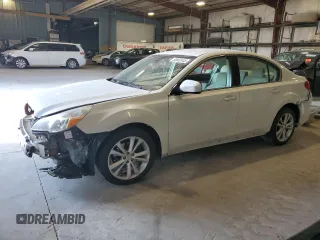 2014 Subaru Legacy Premium z VIN 4S3BMBC61E3018747, wystawiony jako Copart lot #55502445 z przebiegiem 139 524 mil mil oraz Szkoda całkowita • Salvage title. Historia ofert i sprzedaży dostępna na DreamBid. Obrazek 1.