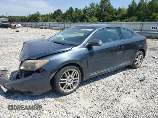 2005 Scion tC z VIN JTKDE167450028154, wystawiony jako Copart lot #68257124 z przebiegiem Nie podano mil oraz Szkody całkowita. Historia ofert i sprzedaży dostępna na DreamBid. Obrazek 1.