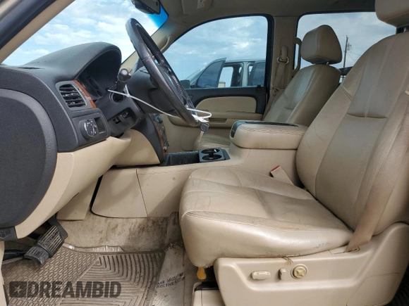 2008 Chevrolet Suburban Commercial with VIN 1GNFC16078R139197, listed as a Copart auction lot 79330764 with 291,325 mi miles and Salvage Title. Bid and sale history available at carsss.com. Image 7.