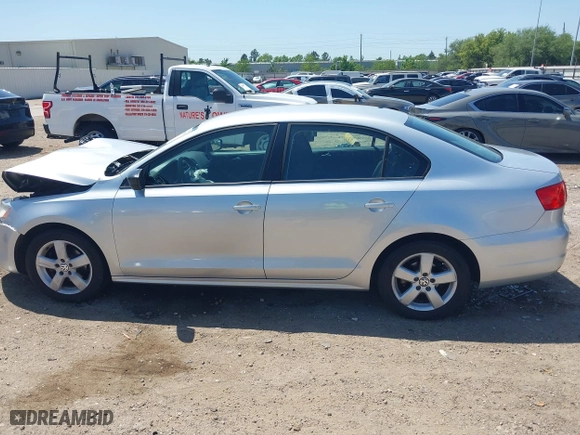 2012 Volkswagen Jetta Sedan S with VIN 3VW2K7AJ6CM382391, listed as a IAAI auction lot 41995199 with 187,464 mi miles. Bid and sale history available at carsss.com. Image 14.