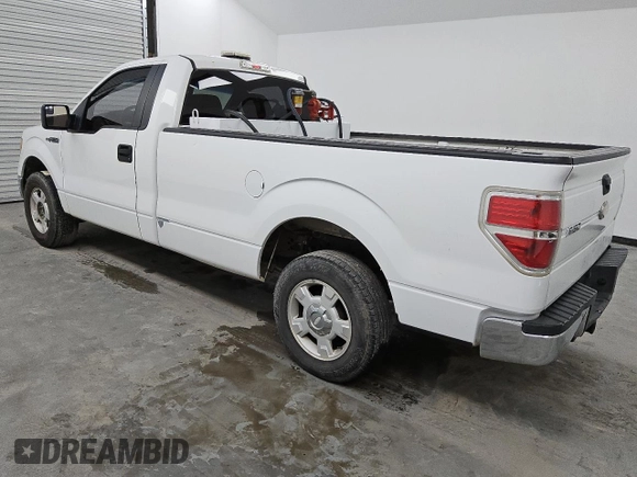 2011 Ford F-150 XL z VIN 1FTMF1CM7BKD43495, wystawiony jako Copart lot #55725435 z przebiegiem 228 298 mil mil oraz Czysty tytuł • Clean title. Historia ofert i sprzedaży dostępna na DreamBid. Obrazek 2.