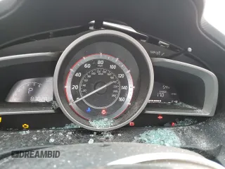 2015 Mazda 3 i Grand Touring z VIN JM1BM1W77F1229432, wystawiony jako Copart lot #49302495 z przebiegiem 87 028 mil mil oraz Szkoda całkowita • Salvage title. Historia ofert i sprzedaży dostępna na DreamBid. Obrazek 9.