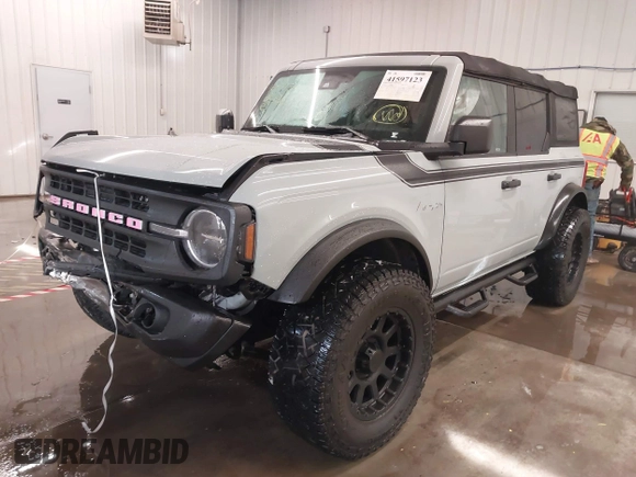2022 Ford Bronco with VIN 1FMEE5DH4NLB88639, listed as a IAAI auction lot 41597123 with 31,897 mi miles. Bid and sale history available at carsss.com. Image 18.