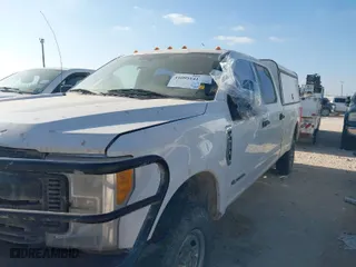 2017 Ford Super Duty F-250 SRW Lariat with VIN 1FT7W2BT8HEF21692, listed as a IAAI auction lot 41095141 with 101,401 mi miles. Bid and sale history available at carsss.com. Image 6.