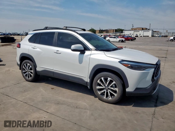 2022 Toyota Corolla Cross XLE with VIN 7MUDAAAG2NV013780, listed as a Copart auction lot 53491285 with 42,456 mi miles and Salvage title. Bid and sale history available at DreamBid. Image 4.