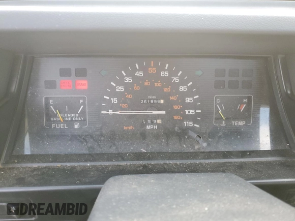 1991 Mitsubishi Mighty Max z VIN JA7FL24W3MP017705, wystawiony jako Copart lot #85737304 z przebiegiem 261 896 mil mil oraz Szkody całkowita. Historia ofert i sprzedaży dostępna na DreamBid. Obrazek 9.