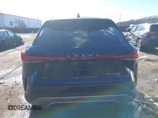 2024 Lexus RX 350h z VIN 2T2BBMCA7RC051251, wystawiony jako IAAI lot #41206305 z przebiegiem 4 876 mil mil oraz . Historia ofert i sprzedaży dostępna na DreamBid. Obrazek 16.