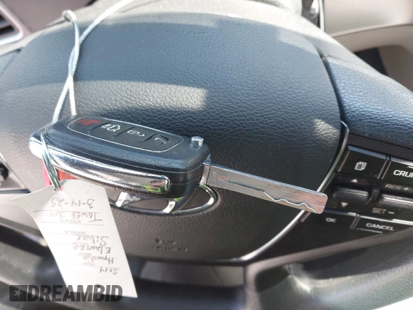 2015 Hyundai Sonata Limited with VIN 5NPE34AF2FH035464, listed as a IAAI auction lot 41824698 with 130,801 mi miles and . Bid and sale history available at carsss.com. Image 11.
