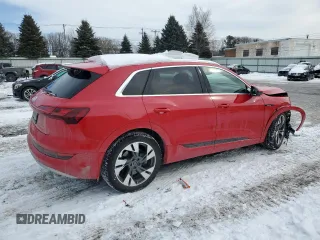 2021 Audi e-tron Prestige z VIN WA1VAAGE8MB040969, wystawiony jako Copart lot #44968835 z przebiegiem 24 137 mil mil oraz Szkody całkowita. Historia ofert i sprzedaży dostępna na DreamBid. Obrazek 3.