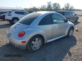 2000 Volkswagen Beetle GLS with VIN 3VWCC21CXYM467201, listed as a IAAI auction lot 40866354 with Not Provided miles and . Bid and sale history available at DreamBid. Image 4.