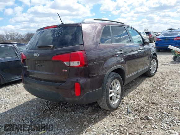 2015 Kia Sorento LX with VIN 5XYKTDA68FG603310, listed as a IAAI auction lot 41898305 with 134,705 mi miles. Bid and sale history available at carsss.com. Image 4.