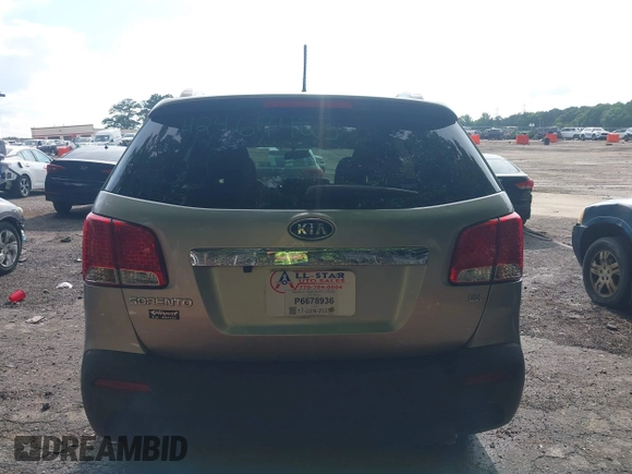 2013 Kia Sorento EX с VIN 5XYKU3A62DG371176, выставлен на аукционе IAAI как лот 42469423 с пробегом 199 505 миль миль и . История ставок и продаж доступна на DreamBid. Изображение 16.