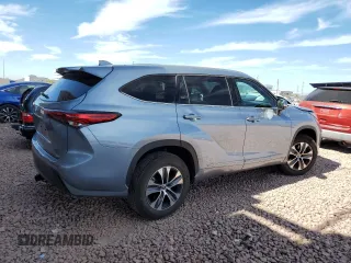 2022 Toyota Highlander XLE z VIN 5TDHZRAH1NS121058, wystawiony jako Copart lot #46552685 z przebiegiem 40 181 mil mil oraz Szkoda całkowita • Salvage title. Historia ofert i sprzedaży dostępna na DreamBid. Obrazek 3.