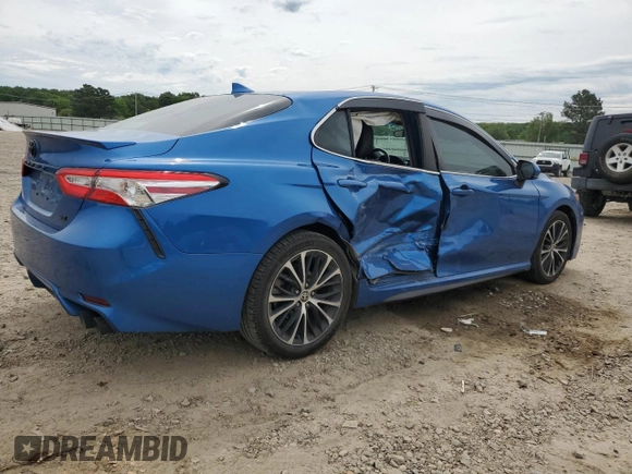 2020 Toyota Camry SE z VIN 4T1G11AKXLU371418, wystawiony jako Copart lot #56050785 z przebiegiem 106 183 mil mil oraz Szkoda całkowita • Salvage title. Historia ofert i sprzedaży dostępna na DreamBid. Obrazek 3.