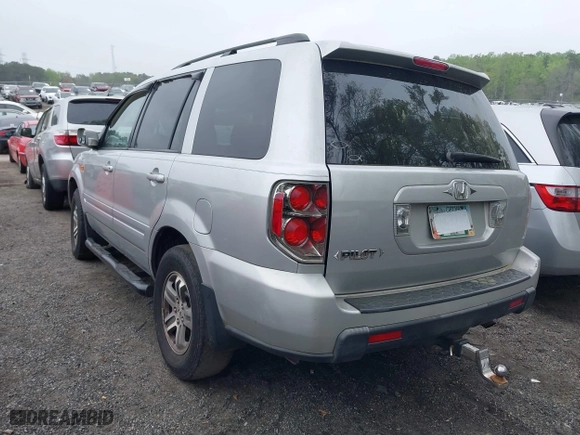 2006 Honda Pilot EX-L with RES with VIN 5FNYF286X6B043597, listed as a IAAI auction lot 41940460 with 325,118 mi miles. Bid and sale history available at carsss.com. Image 3.
