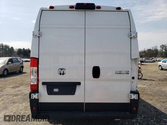 2025 Ram ProMaster Cargo Tradesman with VIN 3C6MRVJG9SE517735, listed as a Copart auction lot 51207475 with 9,208 mi miles and Clean Title. Bid and sale history available at DreamBid. Image 6.