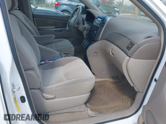 2006 Toyota Sienna CE with VIN 5TDZA23C86S555354, listed as a IAAI auction lot 42066813 with 209,401 mi miles. Bid and sale history available at carsss.com. Image 5.