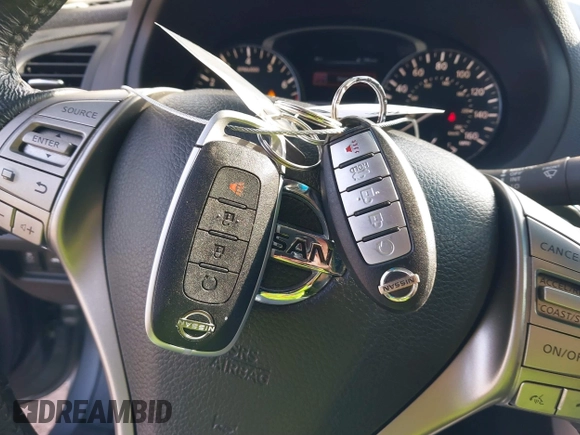 2015 Nissan Altima SL with VIN 1N4AL3AP0FN407679, listed as a IAAI auction lot 40909974 with 129,597 mi miles and . Bid and sale history available at carsss.com. Image 11.