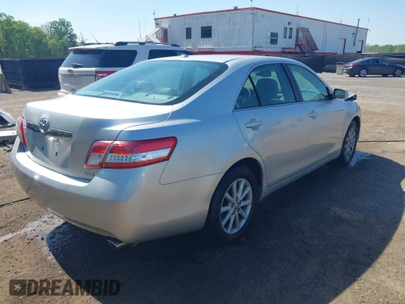 2011 Toyota Camry LE z VIN 4T4BF3EK0BR214583, wystawiony jako IAAI lot #42145861 z przebiegiem 70 789 mil mil oraz . Historia ofert i sprzedaży dostępna na DreamBid. Obrazek 4.