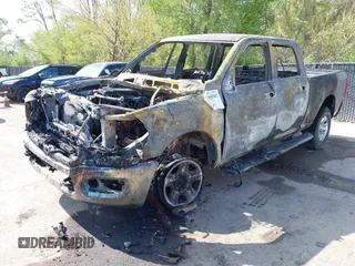 2024 Ram 2500 Big Horn z VIN 3C6UR5DL0RG102178, wystawiony jako IAAI lot #42044303 z przebiegiem Nie podano mil oraz . Historia ofert i sprzedaży dostępna na DreamBid. Obrazek 2.