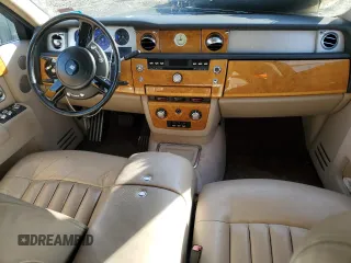 2004 Rolls-Royce Phantom z VIN SCA1S68414UX07249, wystawiony jako Copart lot #88060075 z przebiegiem Nie podano mil oraz Szkody całkowita. Historia ofert i sprzedaży dostępna na DreamBid. Obrazek 8.