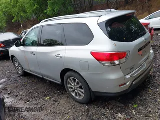 2014 Nissan Pathfinder Platinum with VIN 5N1AR2MM8EC695848, listed as a IAAI auction lot 42131526 with 154,227 mi miles and . Bid and sale history available at DreamBid. Image 3.
