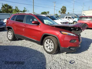 2015 Jeep Cherokee Latitude with VIN 1C4PJLCS4FW602139, listed as a Copart auction lot 51831915 with 138,910 mi miles and Salvage Title. Bid and sale history available at carsss.com. Image 4.