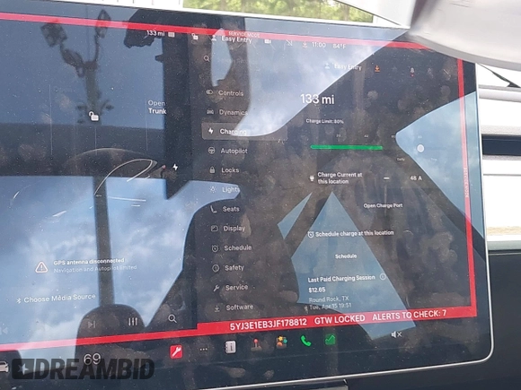 2018 Tesla Model 3 Long Range Battery z VIN 5YJ3E1EB3JF178812, wystawiony jako IAAI lot #42124838 z przebiegiem 124 229 mil mil oraz . Historia ofert i sprzedaży dostępna na DreamBid. Obrazek 18.