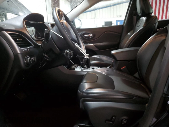 2019 Jeep Cherokee Altitude с VIN 1C4PJMLB5KD395188, выставлен на аукционе Copart как лот 61663415 с пробегом 16 965 миль миль и Списание • Salvage title. История ставок и продаж доступна на DreamBid. Изображение 7.