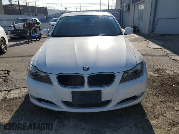 2010 BMW 3 Series 328i with VIN WBAPH5C52AA439642, listed as a Copart auction lot 42956485 with 82,960 mi miles and Salvage title. Bid and sale history available at DreamBid. Image 5.
