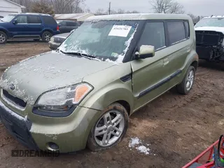 2010 Kia Soul + with VIN KNDJT2A2XA7172245, listed as a IAAI auction lot 41631785 with 1 mi miles. Bid and sale history available at carsss.com. Image 2.