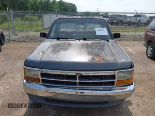 1992 Dodge Dakota z VIN 1B7FL26X0NS508319, wystawiony jako IAAI lot #42468014 z przebiegiem 195 683 mil mil oraz . Historia ofert i sprzedaży dostępna na DreamBid. Obrazek 6.