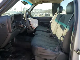 2000 Chevrolet Silverado 1500 with VIN 1GCEC14V3YE374450, listed as a Copart auction lot 46484315 with 172,096 mi miles and Salvage Title. Bid and sale history available at carsss.com. Image 7.
