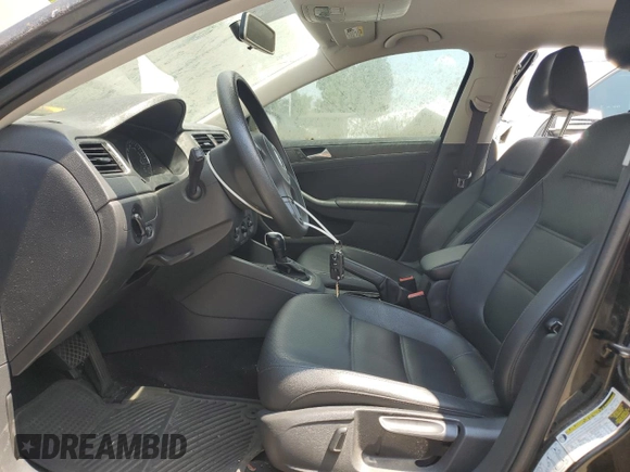 2014 Volkswagen Jetta SE with VIN 3VWD17AJ5EM239169, listed as a Copart auction lot 62860945 with 172,386 mi miles and Clean title. Bid and sale history available at DreamBid. Image 7.